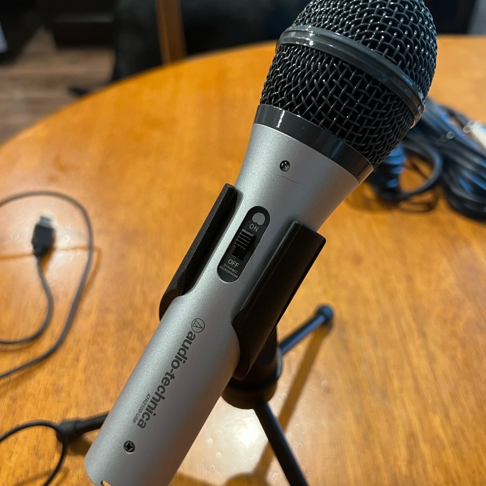 Audio tecnica USB microphone ATR 2100